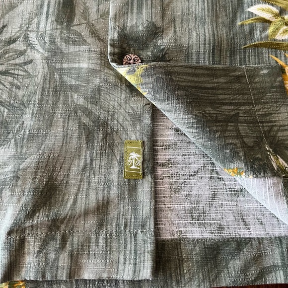 Tommy Bahama silk shirt - Picture 10 of 13